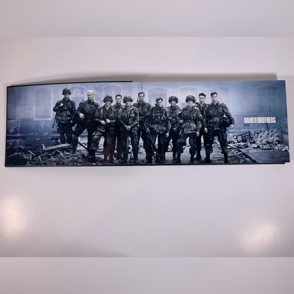 Band of brothers and the pacific blu ray combo pack complete - Picture 7 of 13